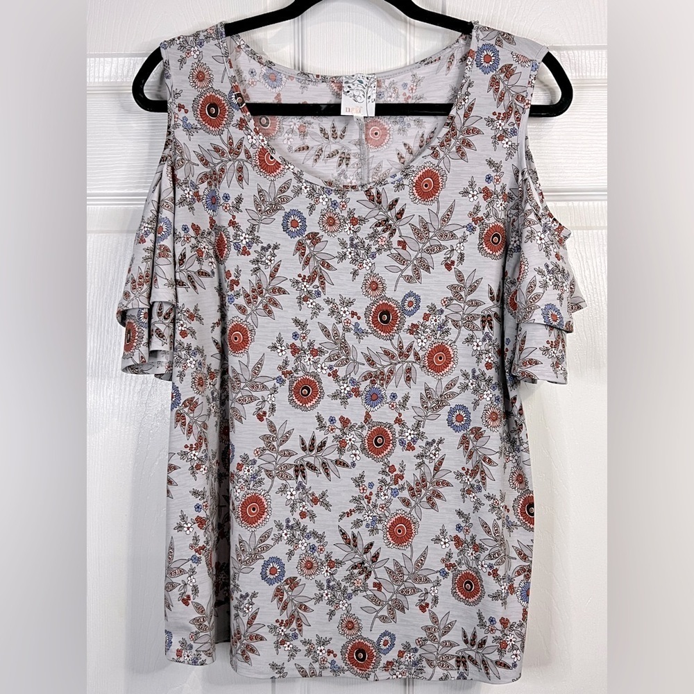 NAIF Women’s  Multicolor Floral Scoop Neck Cold Shoulder Blouse - Sz. XL